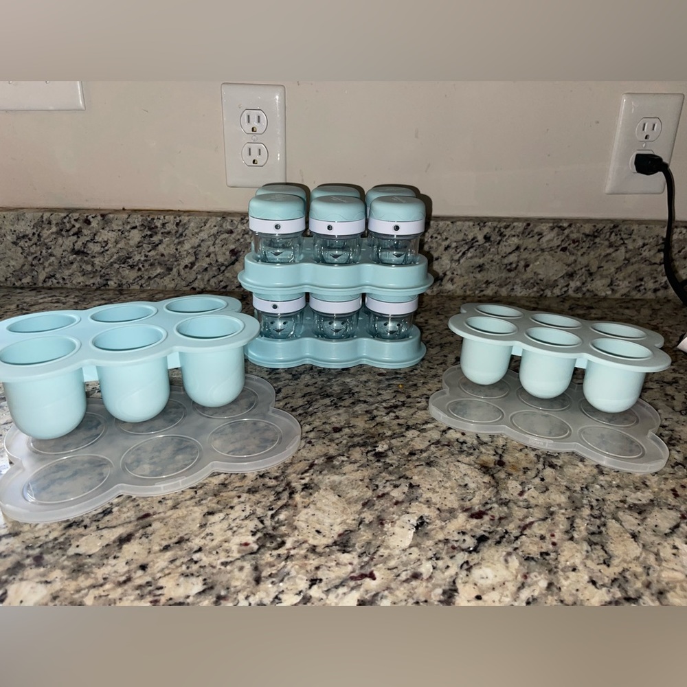 LIKE NEW Baby NutriBullet Containers